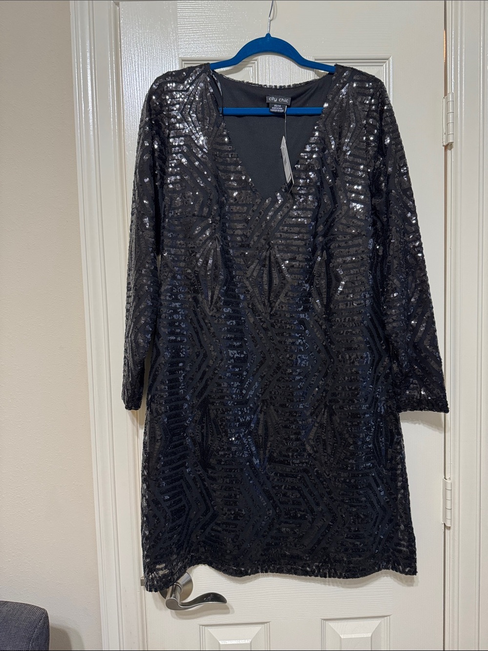 City Chic Black Sequin V-Neck Shift Dress